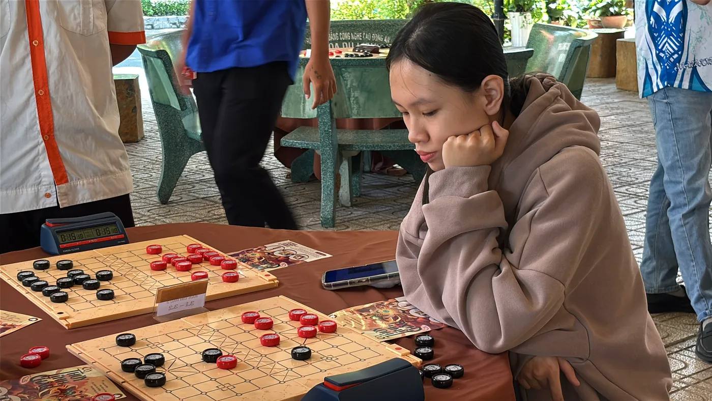 Hình chụp từ vòng bảng giải đấu Danh Kỳ Lưu Truyền tại Trường Cao đẳng Công nghệ cao Đồng An