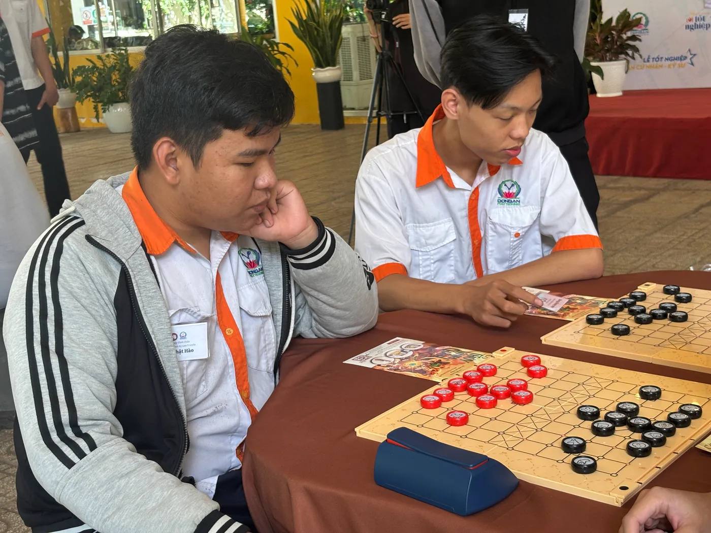Hình chụp từ vòng bảng giải đấu Danh Kỳ Lưu Truyền tại Trường Cao đẳng Công nghệ cao Đồng An