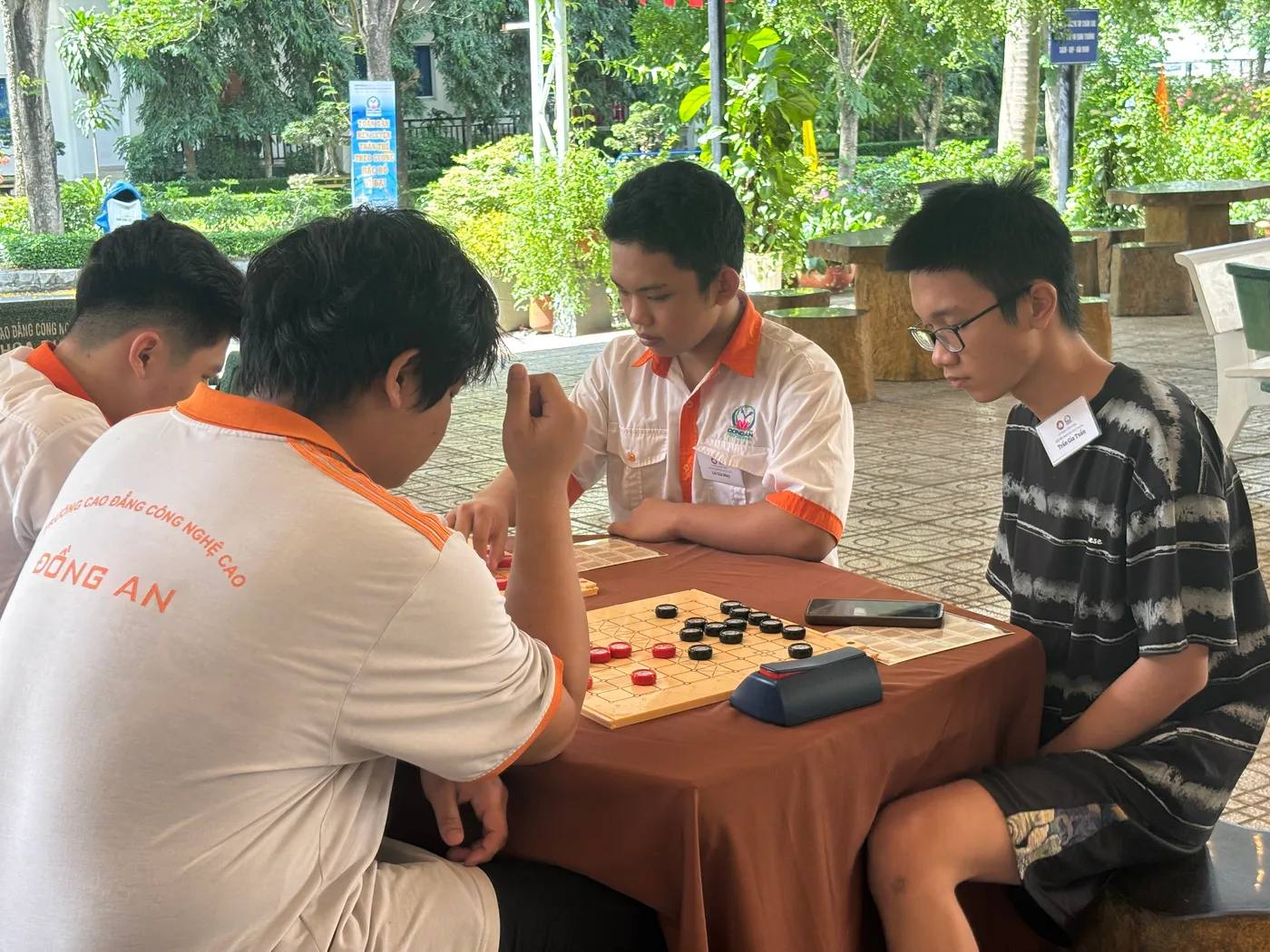 Hình chụp từ vòng bảng giải đấu Danh Kỳ Lưu Truyền tại Trường Cao đẳng Công nghệ cao Đồng An