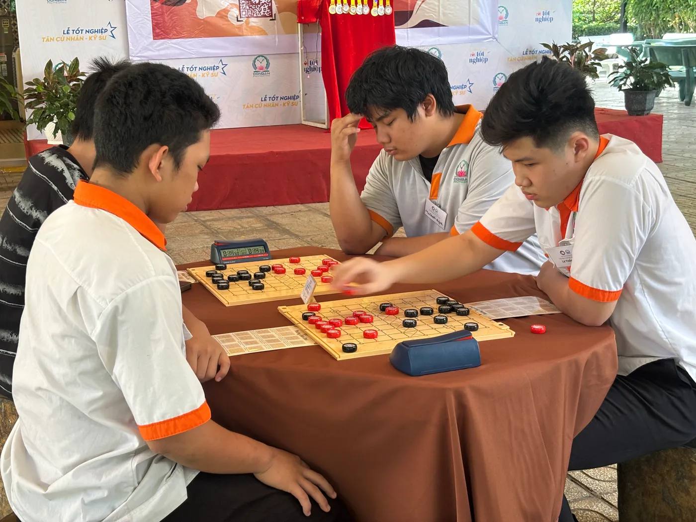 Hình chụp từ vòng bảng giải đấu Danh Kỳ Lưu Truyền tại Trường Cao đẳng Công nghệ cao Đồng An