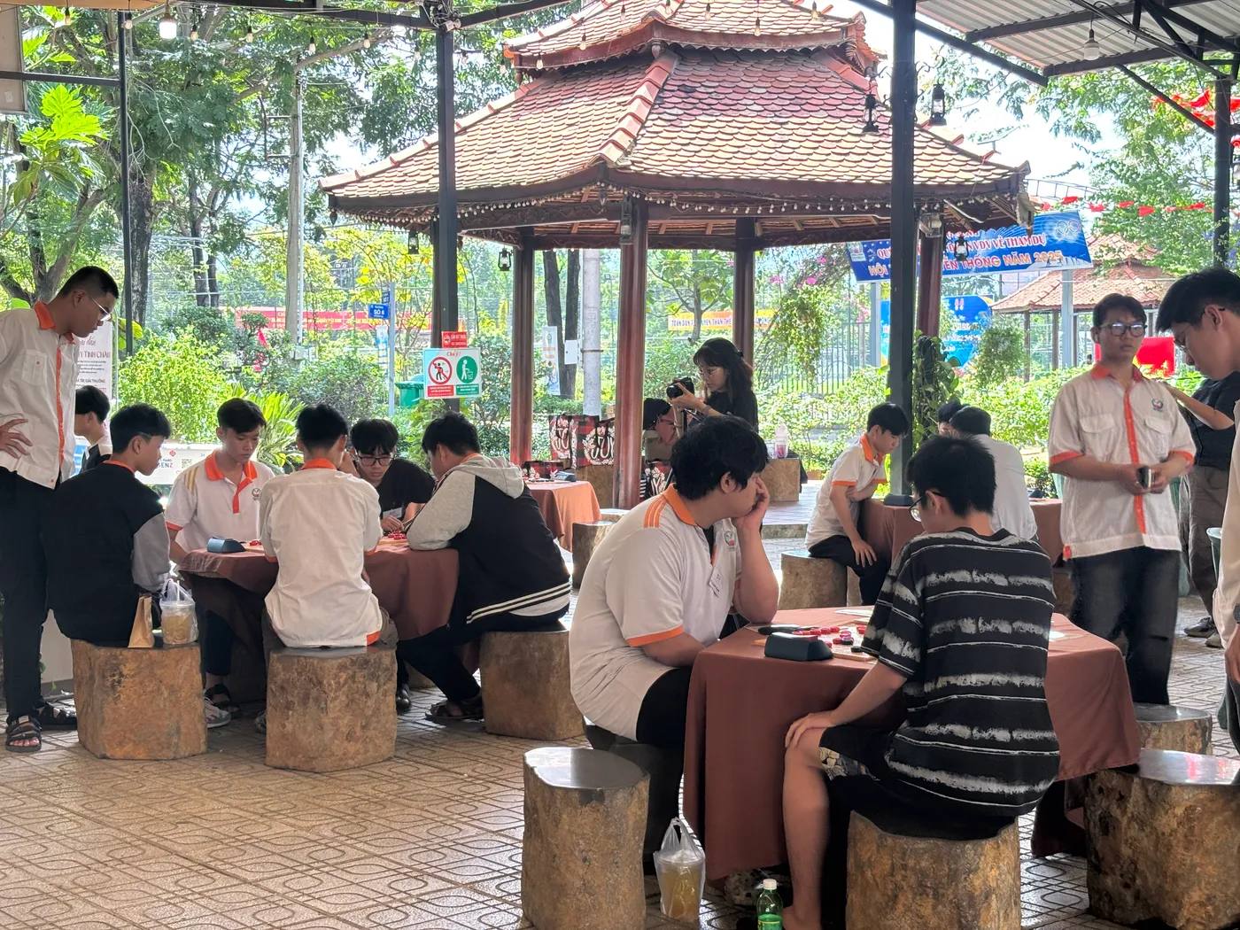 Hình chụp từ vòng bảng giải đấu Danh Kỳ Lưu Truyền tại Trường Cao đẳng Công nghệ cao Đồng An