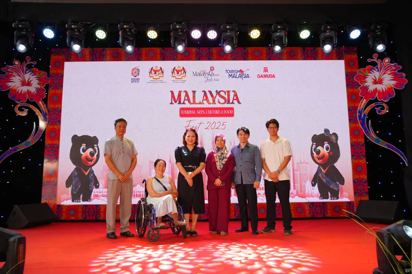 Cờ Thủy Tinh Châu tại Malay Fest Celadon Tân Phú 2025
