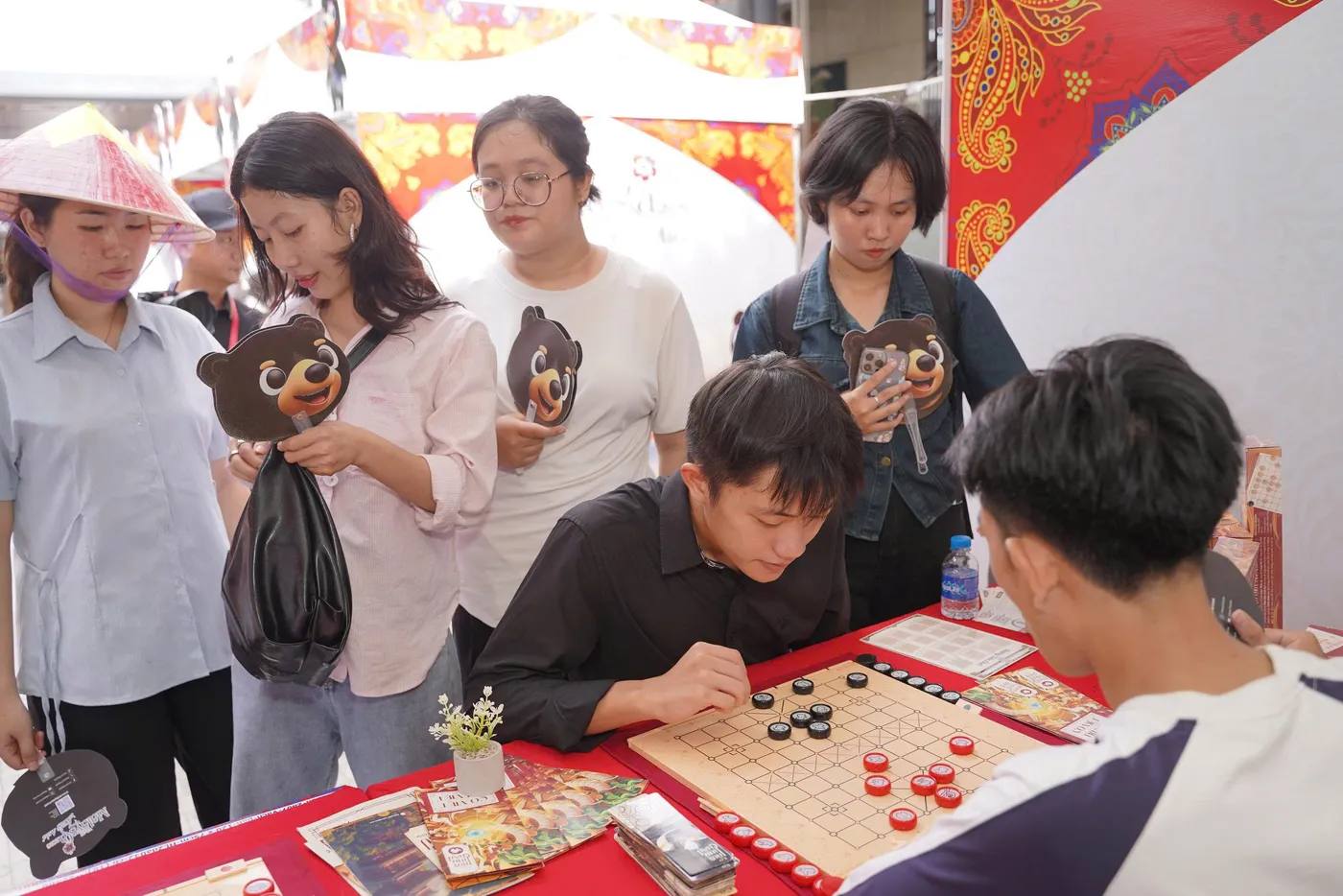 Cờ Thủy Tinh Châu tại Malay Fest Celadon Tân Phú 2025