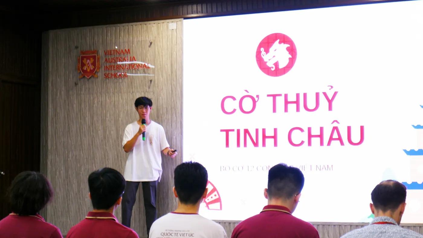 Hình chụp từ Sự kiện Cờ Việt Trí Việt tại Trường Quốc tế Việt Úc cùng Cờ Thủy Tinh Châu