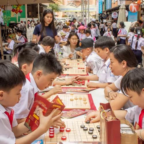 Kỳ thủ nhí tại Ngày hội Vui học cùng Sách ở Đường Sách TPHCM