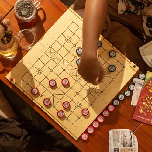 Cờ & Trà 02: Khám phá các hệ cờ Đông Tây trong sự tĩnh lặng