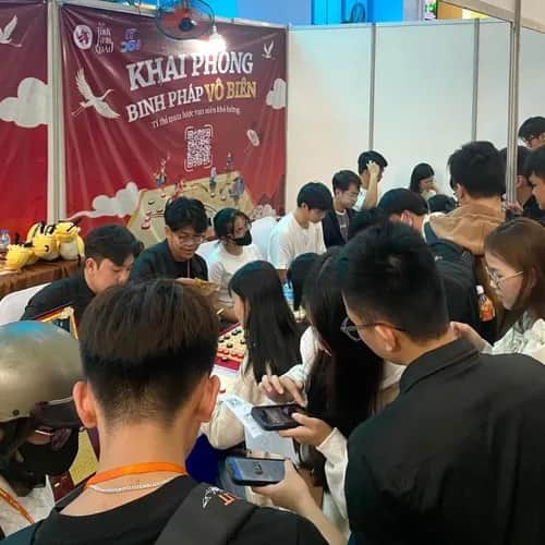 Recap IT DAY 2025 – Hai Ngày Năng Động Cùng Cờ Thủy Tinh Châu tại HUFLIT