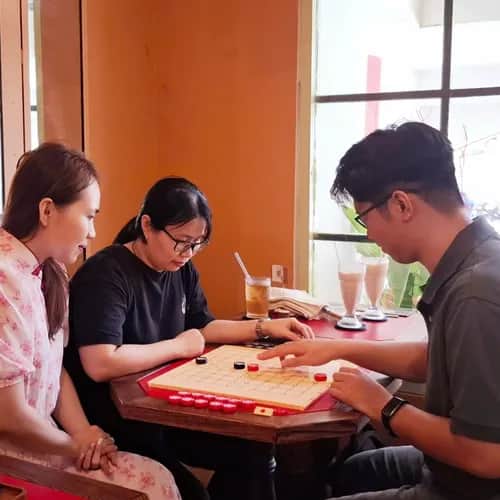 CỜ THỦY TINH CHÂU x Myths Cafe & resto
